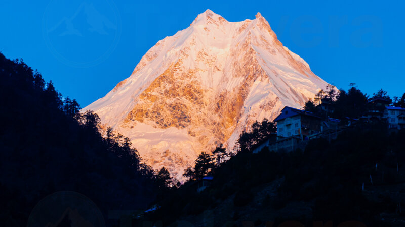 Manaslu Circuit Trek