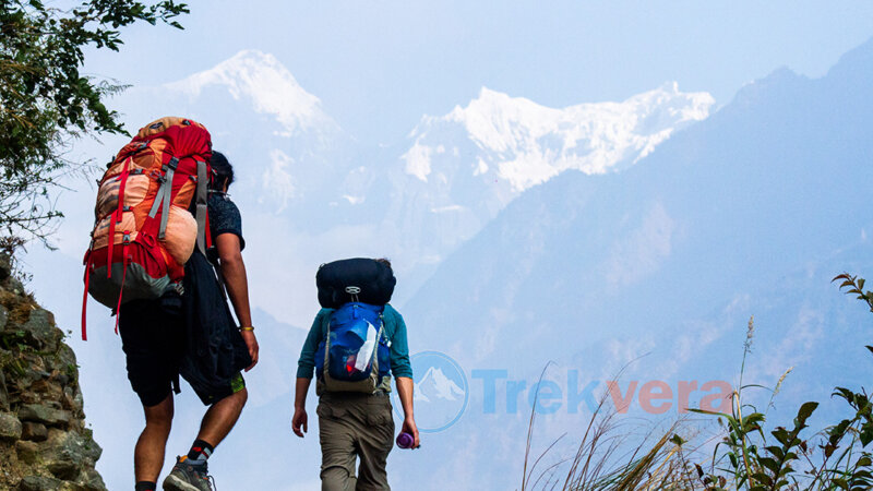 On the way to filim with siringi himal
